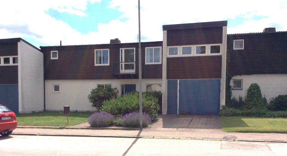 Villa i området Adjunkten 9-13