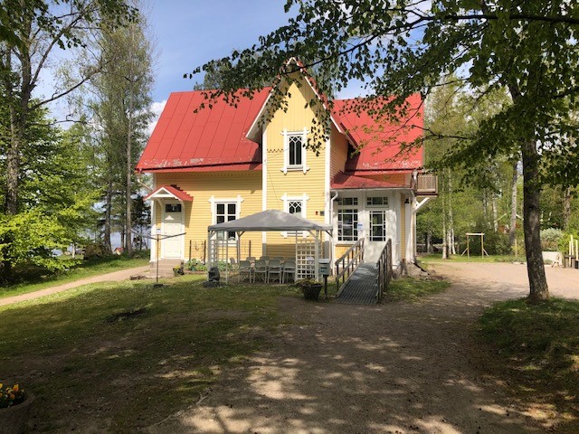 En bild på gula villan Annevik